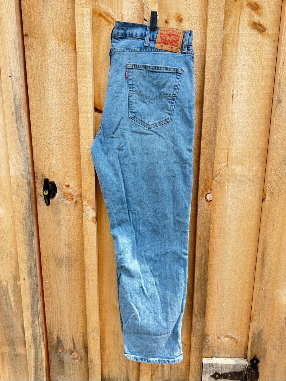 Levi's Men's Light Blue Straight Jeans with Signature Patch